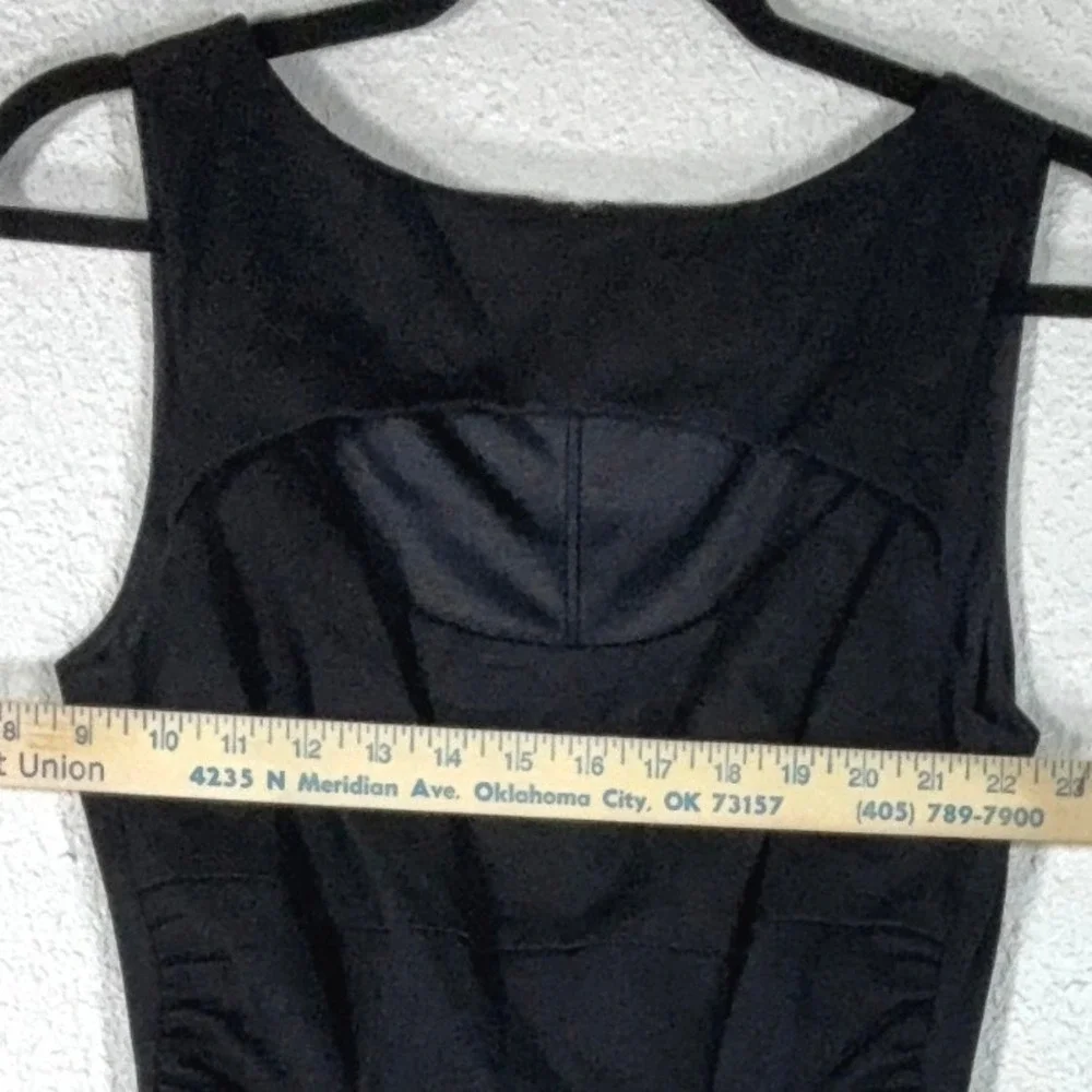 Cache #littleblackdress #cocktail